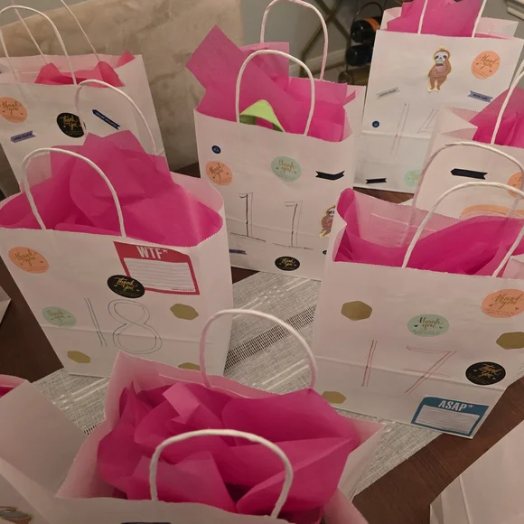 October Birthday Bag Game!! Pick a Number, Every Bag a Winner! One Grand Prize!! - Picture 3 of 16